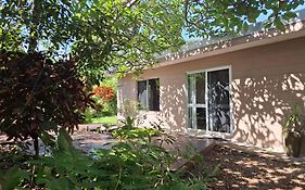 J & Ella'S Holiday House - 2 Bedroom, 2 Bathroom Home