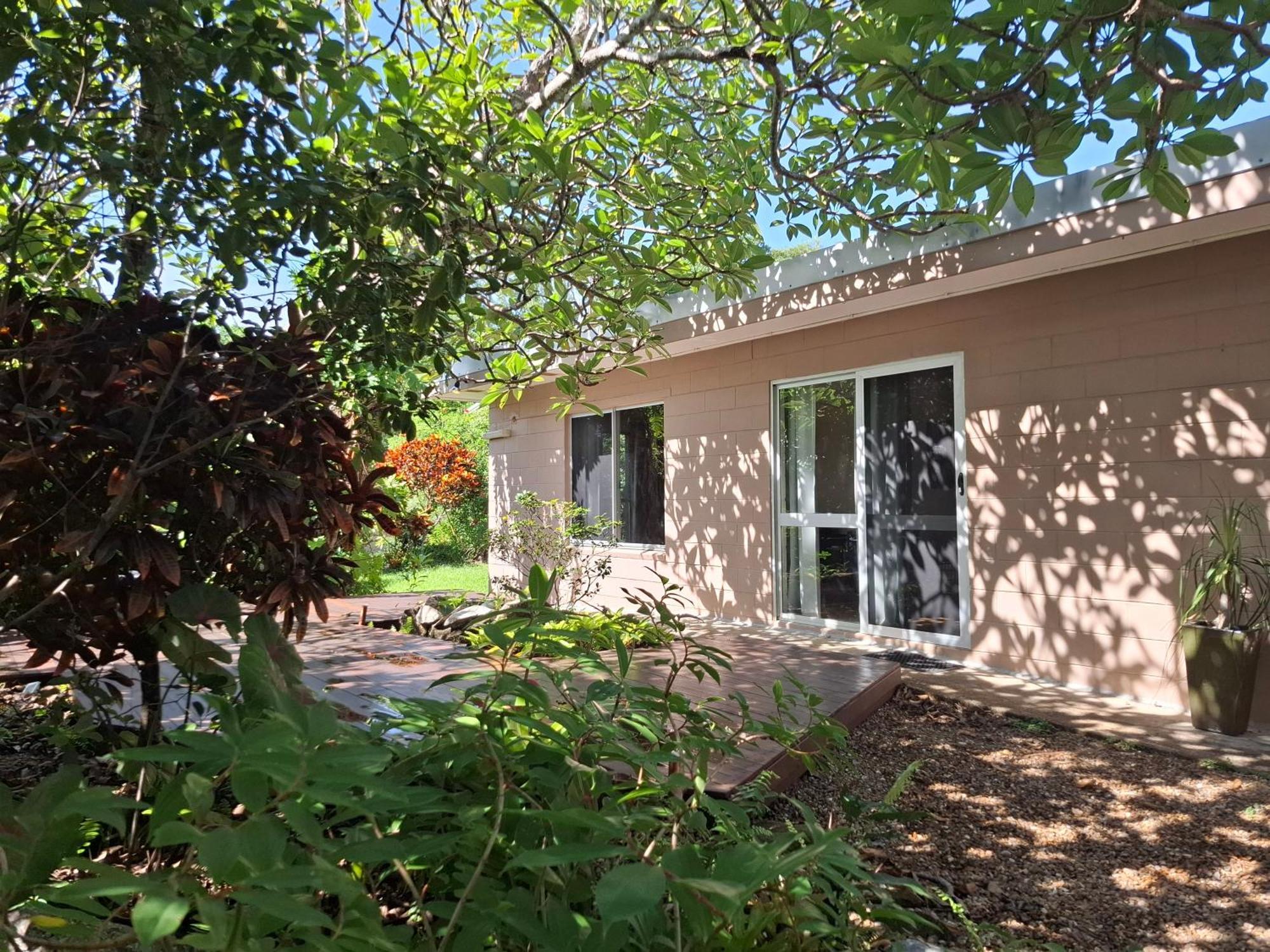 J & Ella'S Holiday House - 2 Bedroom, 2 Bathroom Home Cooktown Exterior photo